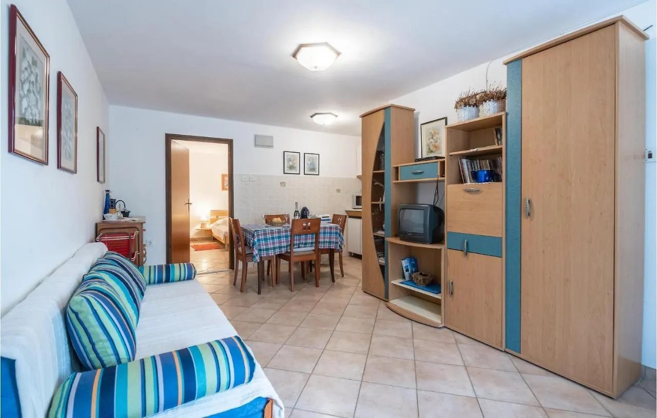 Pet Friendly Apartment In Pavicini With Wifi