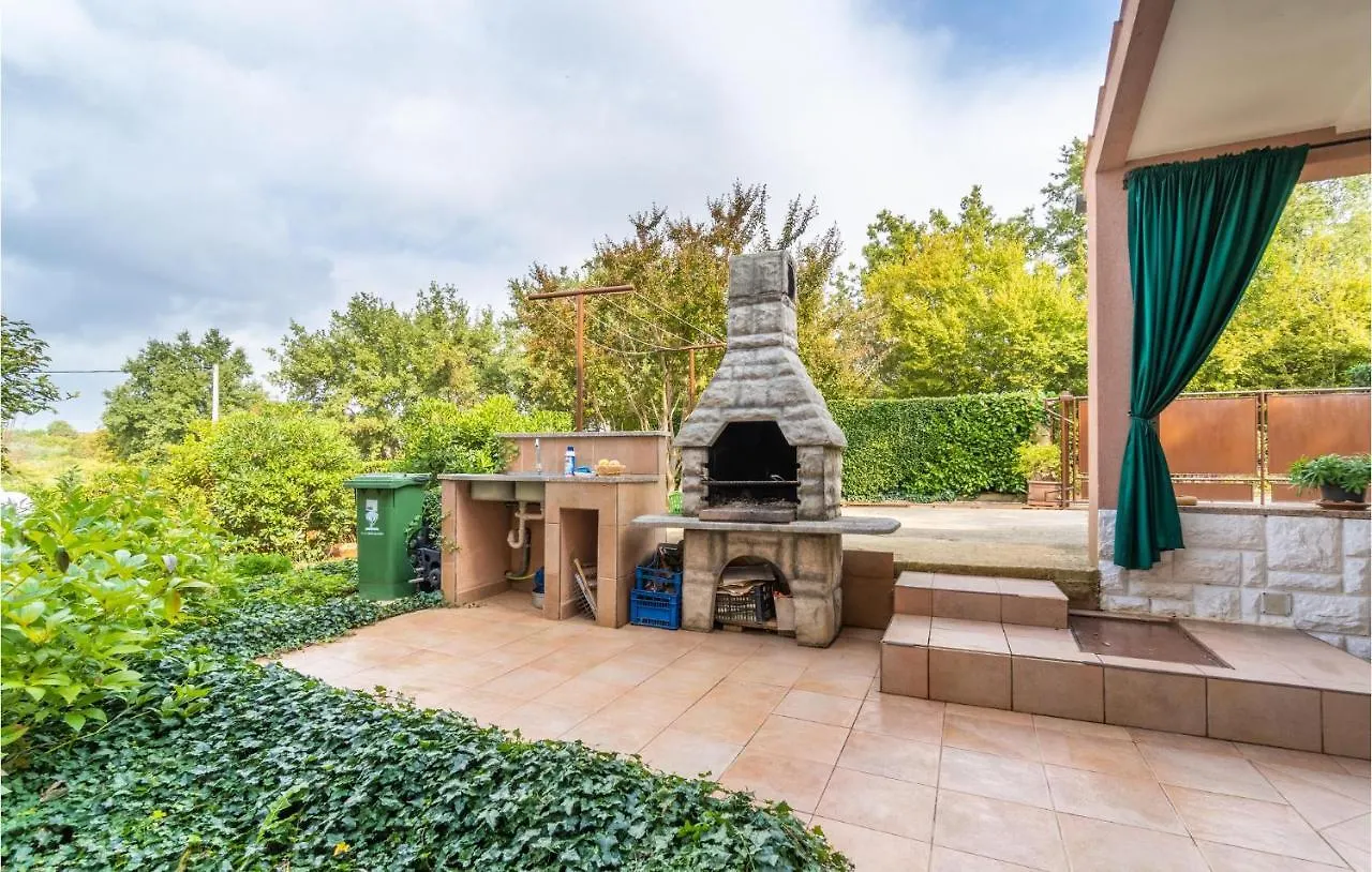 Pet Friendly Apartment In Pavicini With Wifi 0*,