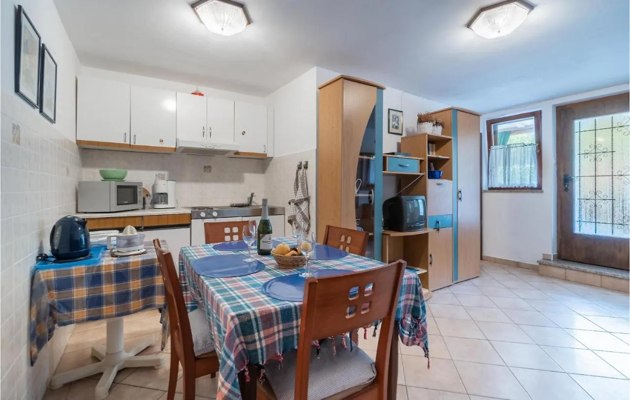 Pet Friendly Apartment In Pavicini With Wifi
